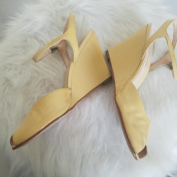 Butter yellow patent leather Arturo Chiang wedges - Picture 3 of 7